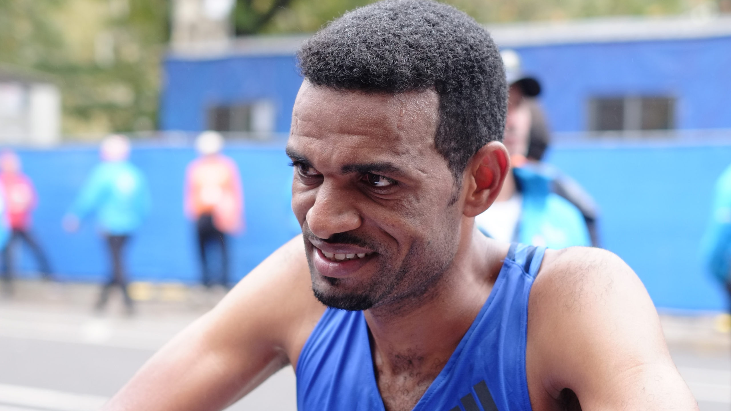 Vidéo Tade Abraham BRILLANT 5e du New York Marathon ! ATHLE.ch